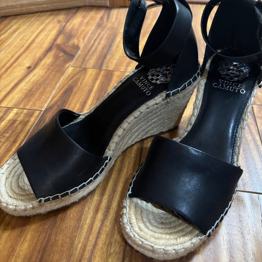 Vince Camuto Leera Black Wedge Sandals - Picture 3 of 4
